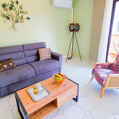 Apartament Regard Sur Les Remparts - Terrasse & Parking Awinion Zewnętrze zdjęcie