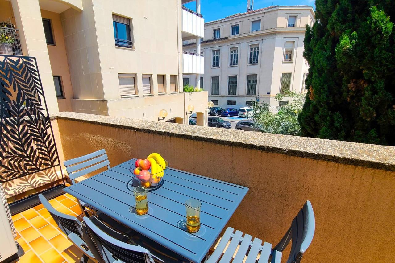 Apartament Regard Sur Les Remparts - Terrasse & Parking Awinion Zewnętrze zdjęcie