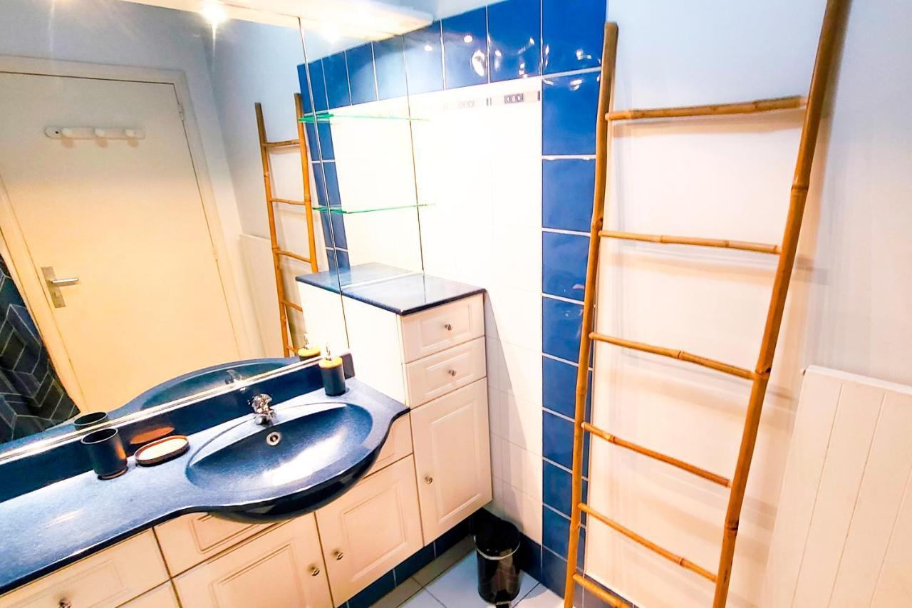 Apartament Regard Sur Les Remparts - Terrasse & Parking Awinion Zewnętrze zdjęcie
