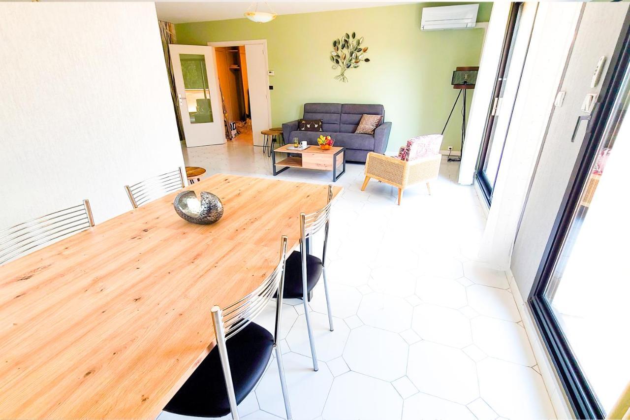 Apartament Regard Sur Les Remparts - Terrasse & Parking Awinion Zewnętrze zdjęcie