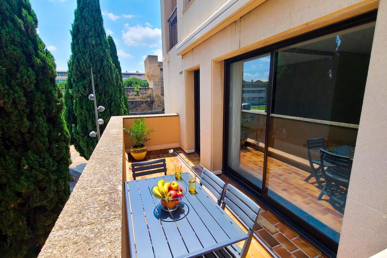 Apartament Regard Sur Les Remparts - Terrasse & Parking Awinion Zewnętrze zdjęcie