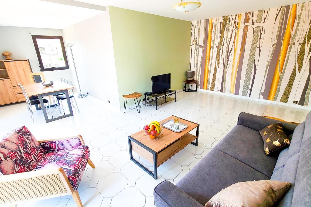 Apartament Regard Sur Les Remparts - Terrasse & Parking Awinion Zewnętrze zdjęcie